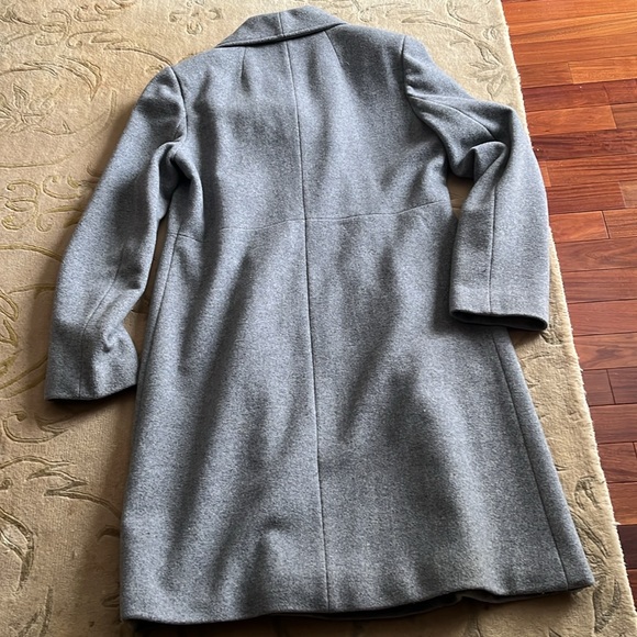 Tahari shawl collar long wool blend coat size L. Soft fabric - Picture 12 of 12